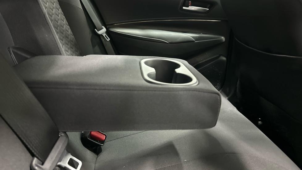 Rear Armrest/ Cup Holder