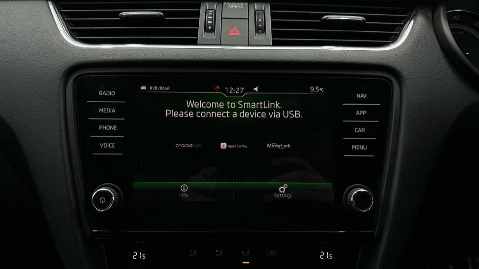 Apple Car Play & Android Auto