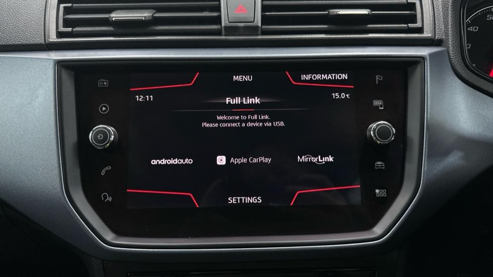 Apple Car Play & Android Auto