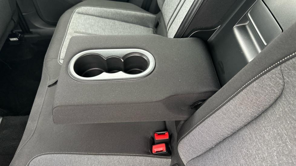 Rear Armrest/ Cup Holder