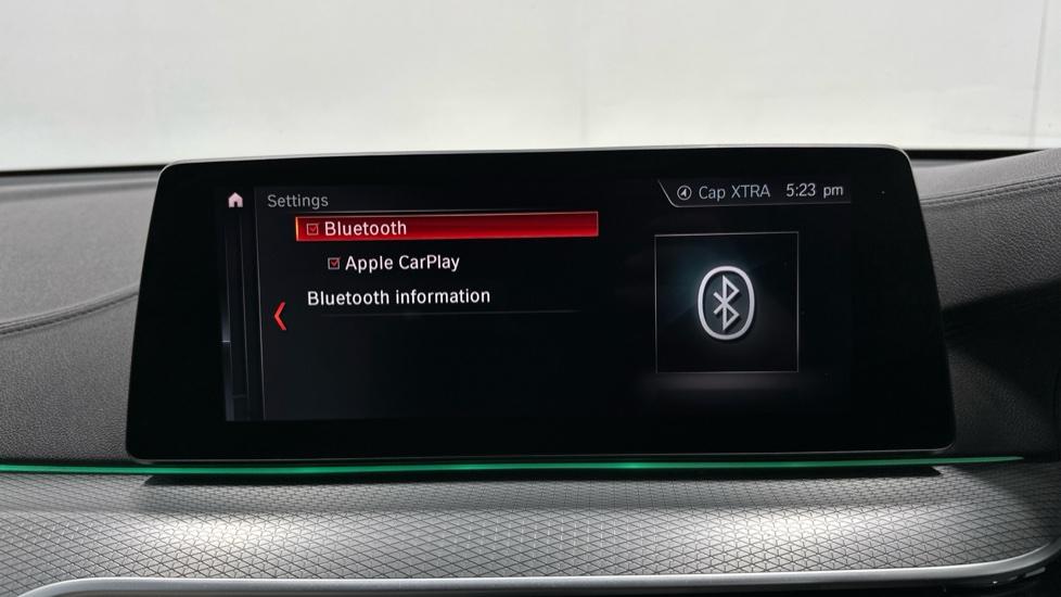 Bluetooth / Apple CarPlay 