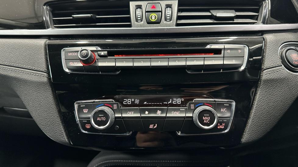 Dual Climate Control / Air Conditioning 