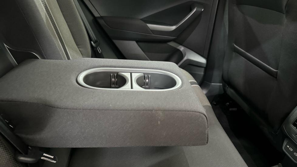 Rear Armrest/ Cup Holder