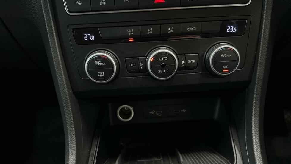 Air Conditioning /Dual Climate Control 