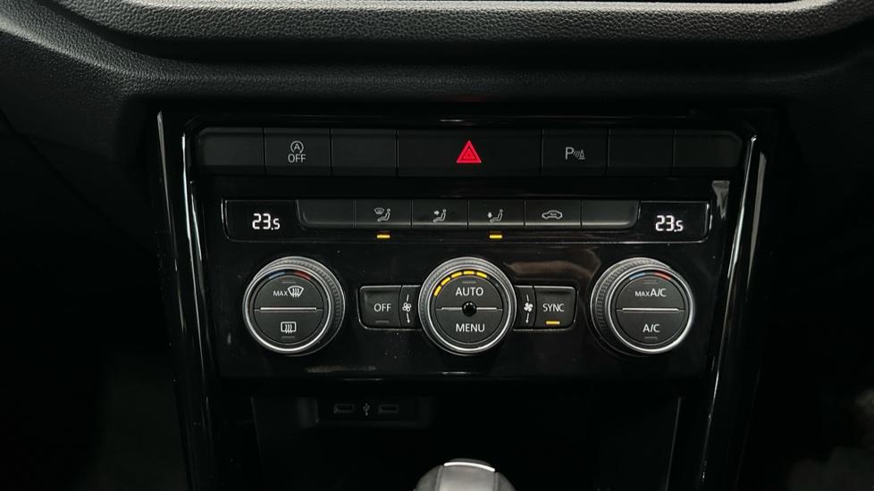 Auto Stop Start /Air Conditioning /Dual Climate Control 