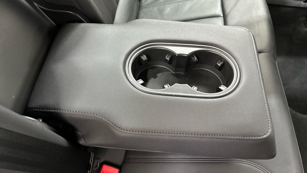 Rear Armrest/ Cup Holder