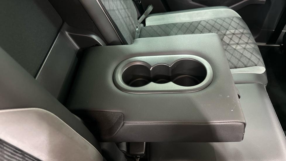 Rear Armrest/ Cup Holder