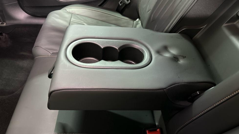 Rear Armrest/ Cup Holder