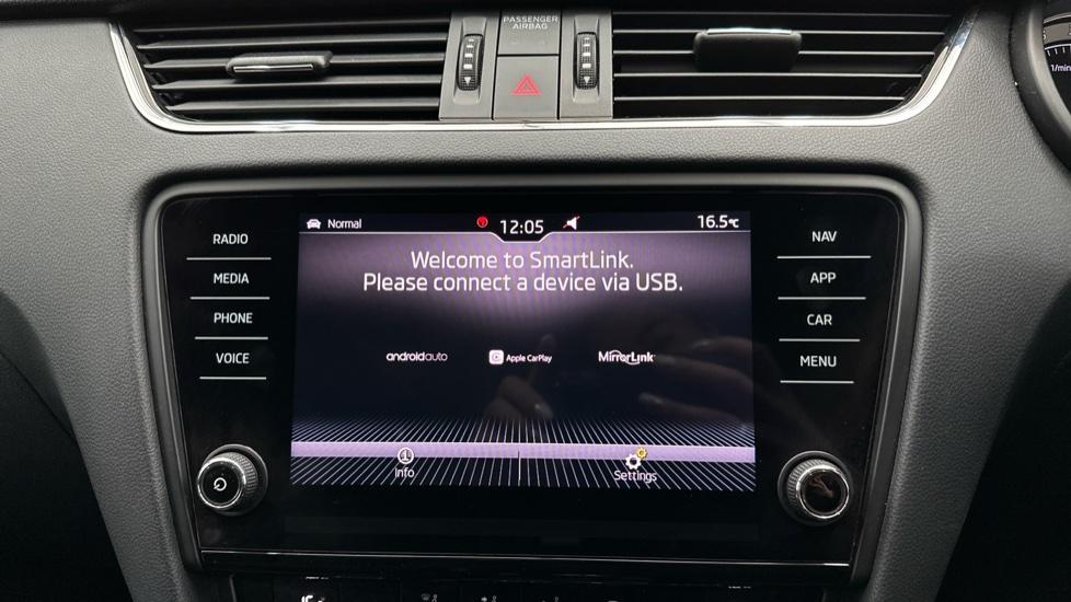 Apple Car Play & Android Auto