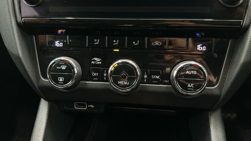 Air Conditioning /Dual Climate Control 