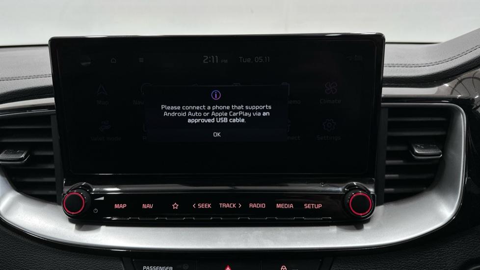 Apple Car Play & Android Auto