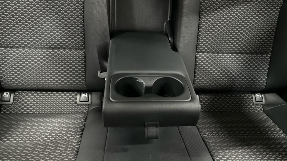 Rear Armrest/ Cup Holder