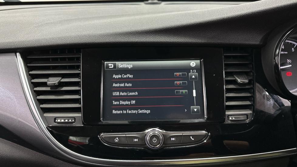 Apple Car Play & Android Auto