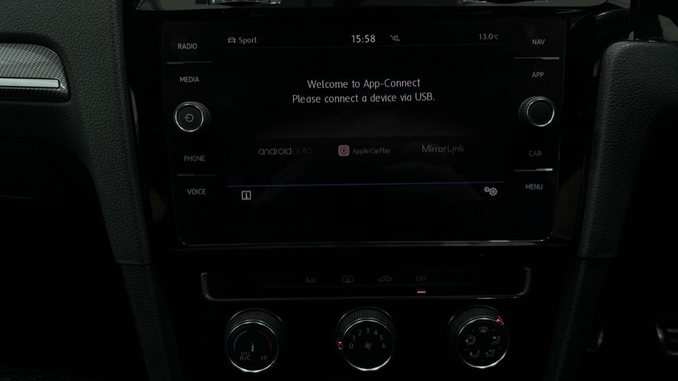 Apple Car Play & Android Auto