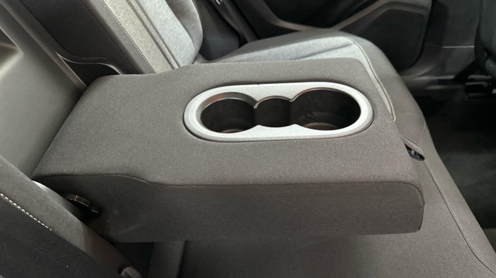 Rear Armrest/ Cup Holder