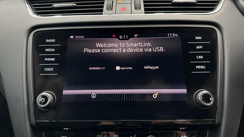 Apple Car Play & Android Auto