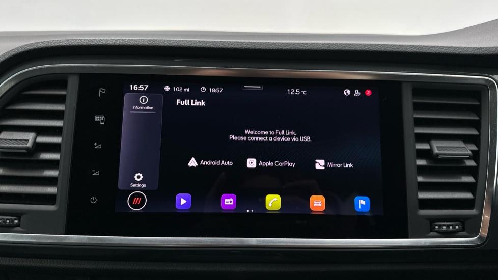 Apple Car Play & Android Auto