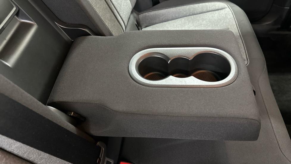 Rear Armrest/ Cup Holder