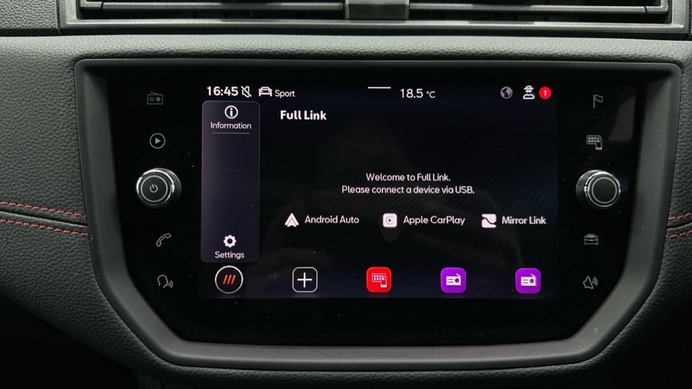 Apple Car Play & Android Auto