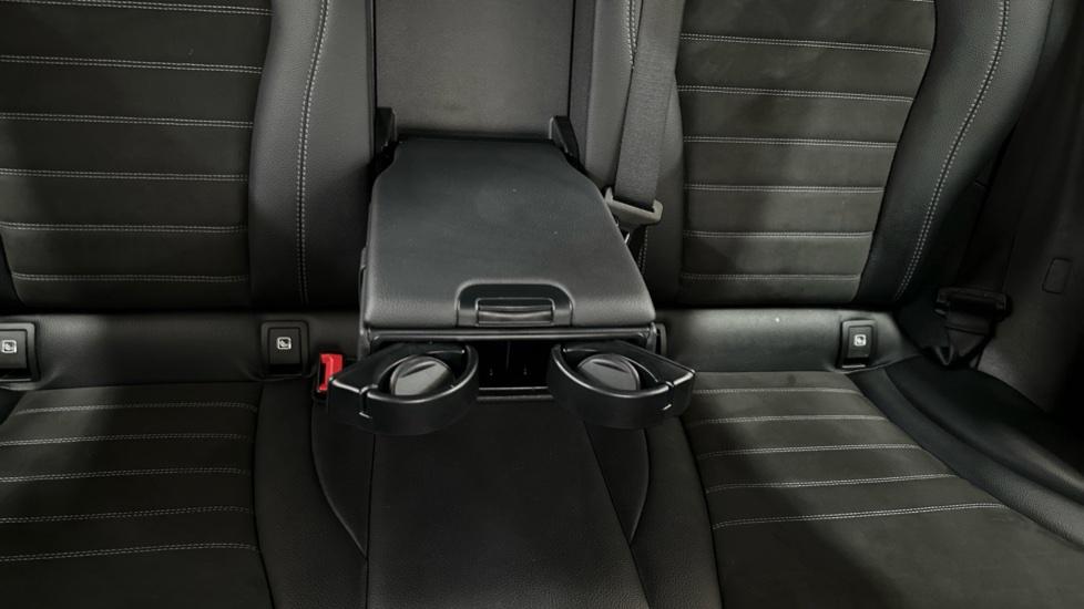 Rear Armrest/ Cup Holder