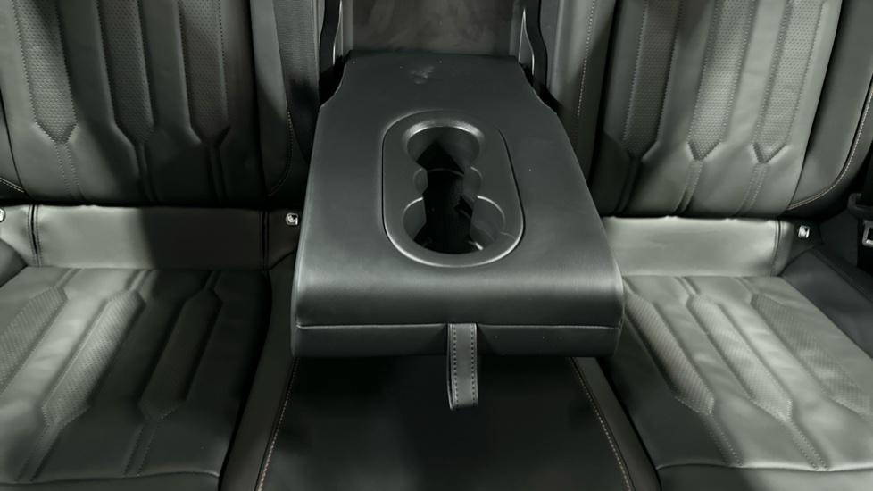 Rear Armrest/ Cup Holder