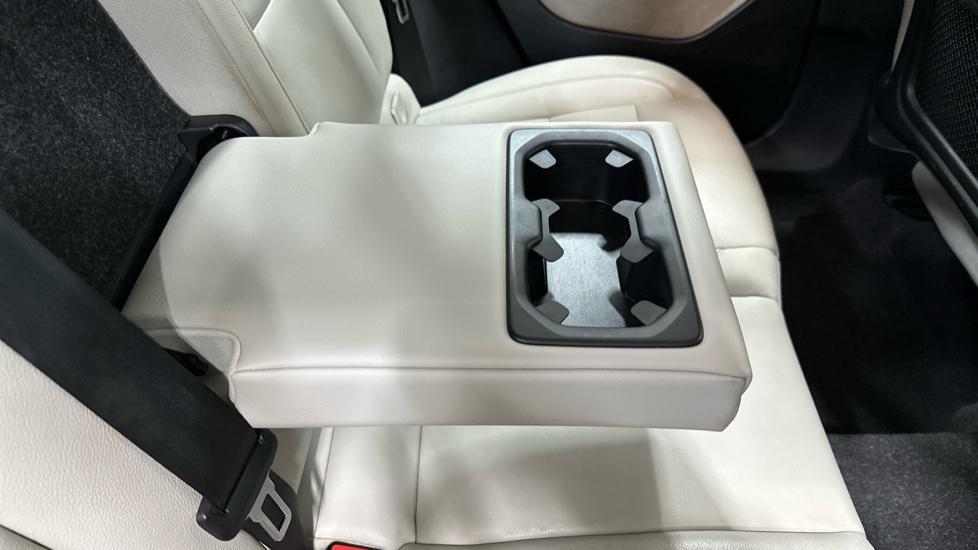 Rear Armrest/ Cup Holder