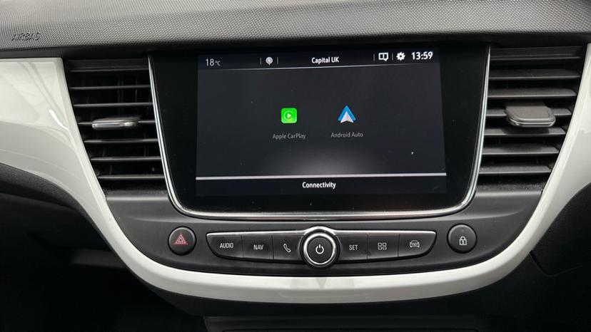 Apple Car Play & Android Auto