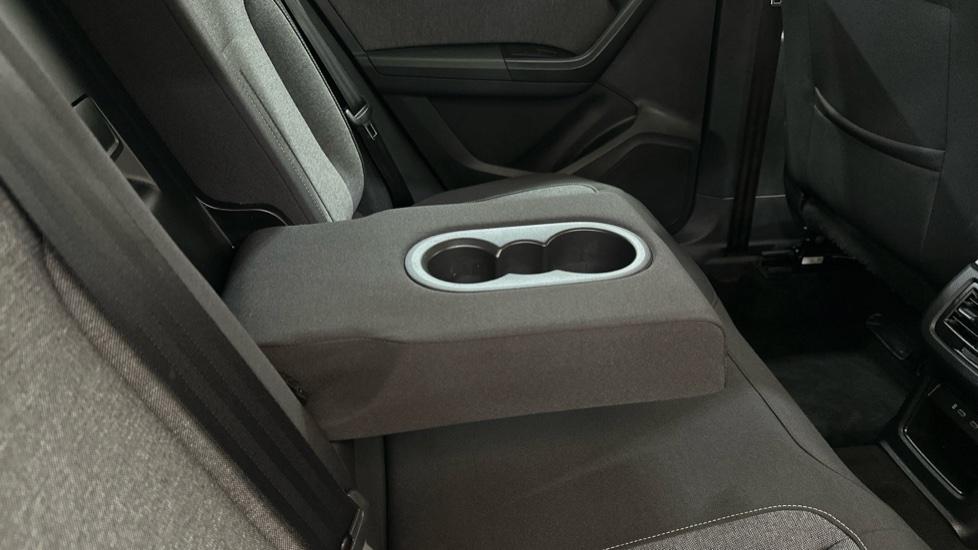 Rear Armrest/ Cup Holder