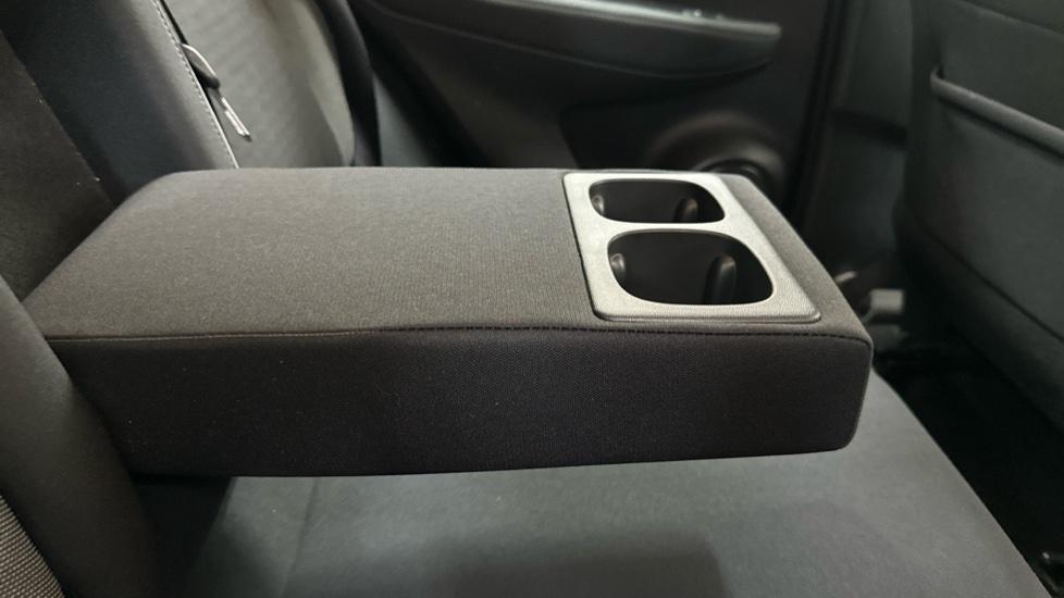 Rear Armrest/ Cup Holder