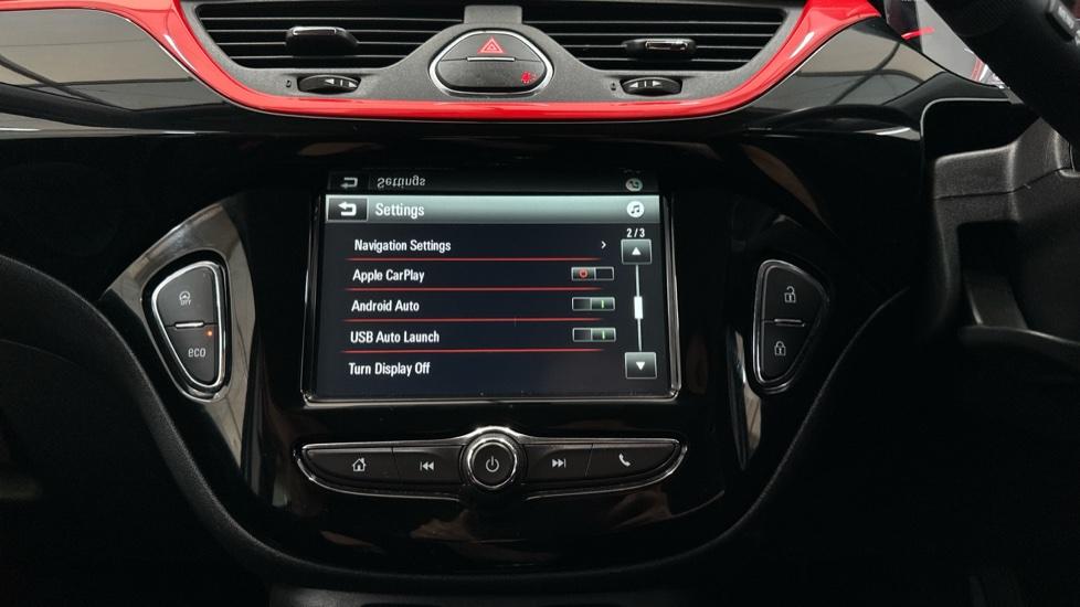 Apple Car Play & Android Auto