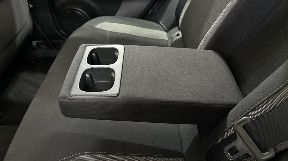 Rear Armrest/ Cup Holder