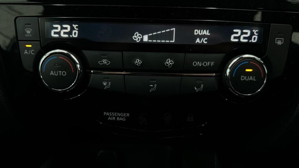 Air Conditioning /Dual Climate Control 