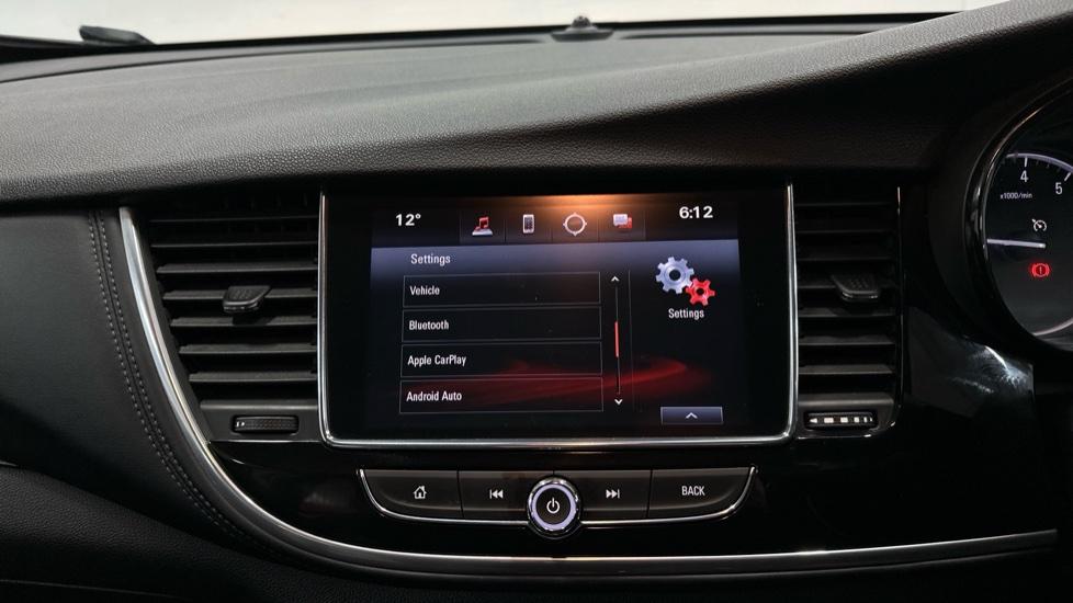 Apple Car Play & Android Auto