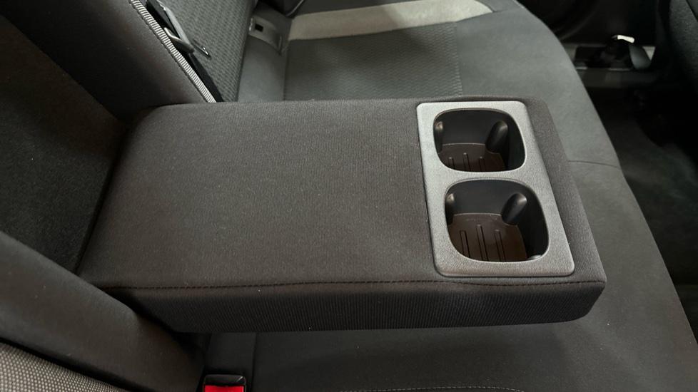 Rear Armrest/ Cup Holder