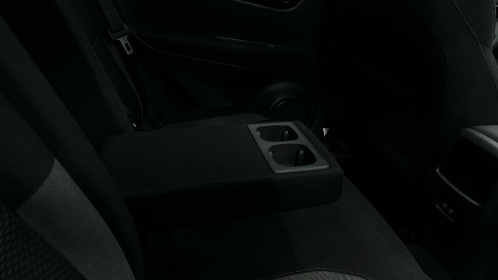 Rear Armrest/ Cup Holder