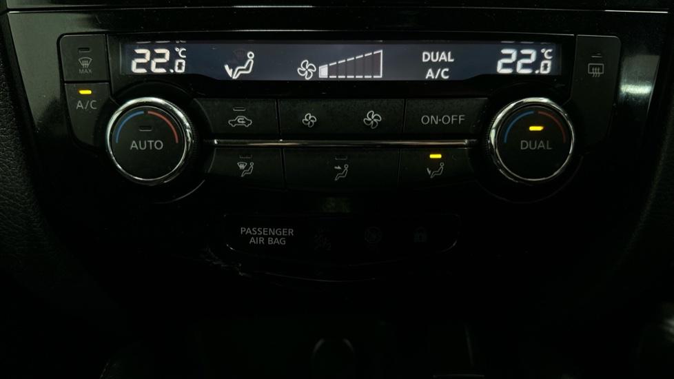 Air Conditioning /Dual Climate Control 