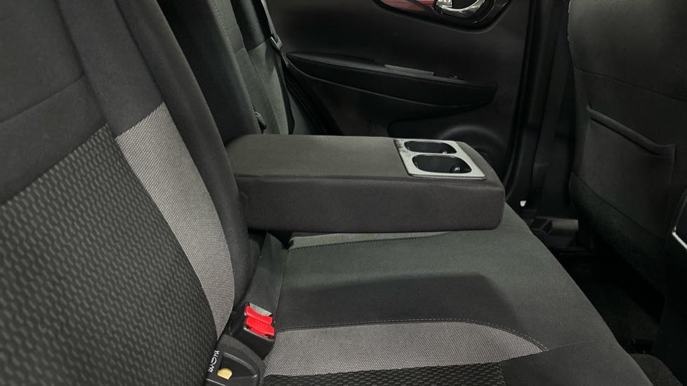 Rear Armrest/ Cup Holder