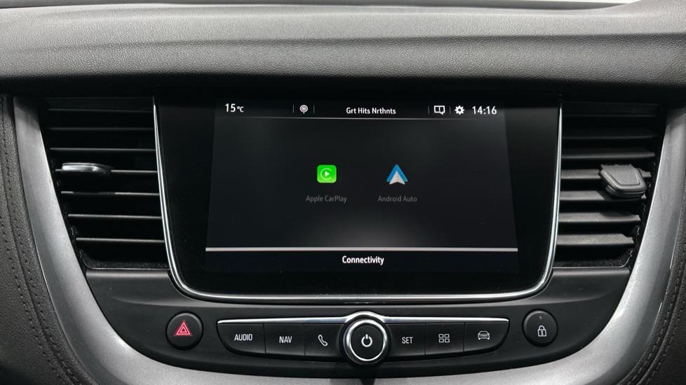 Apple Car Play & Android Auto