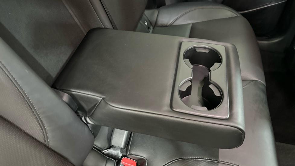 Rear Armrest/ Cup Holder