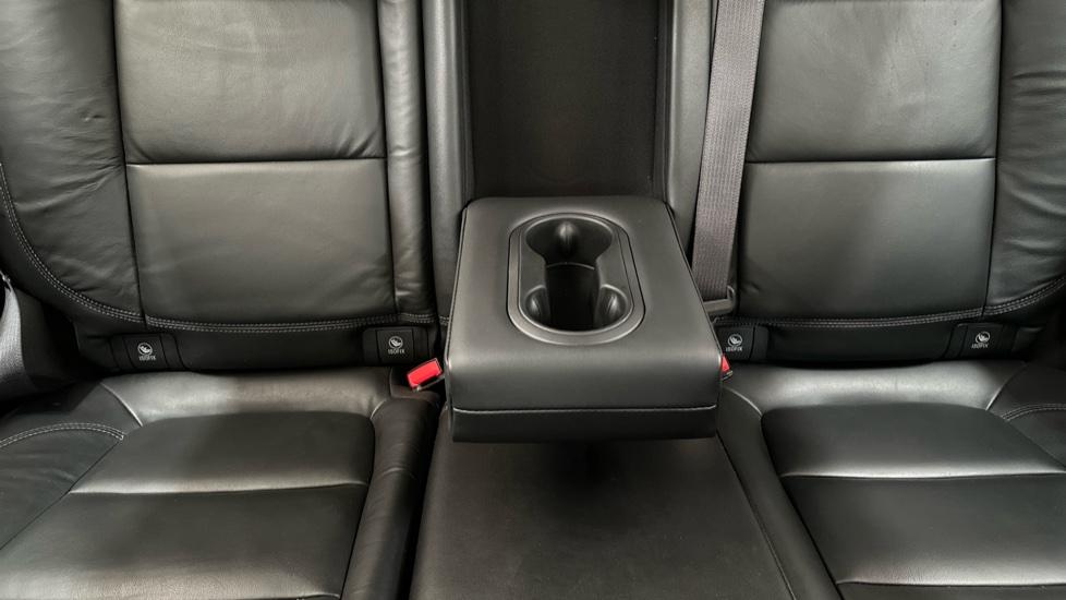 Rear Armrest/ Cup Holder