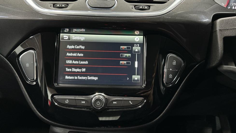 Apple Car Play & Android Auto