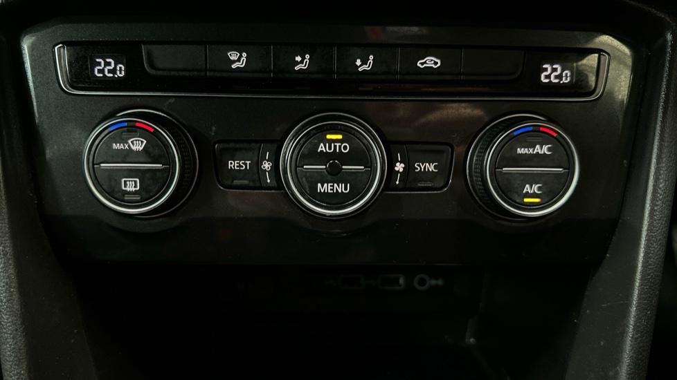 Air Conditioning /Dual Climate Control 