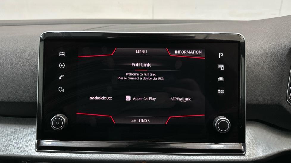 Apple Car Play & Android Auto