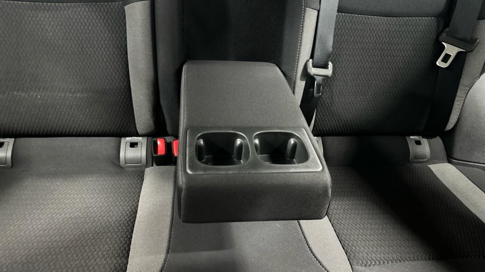 Rear Armrest/ Cup Holder