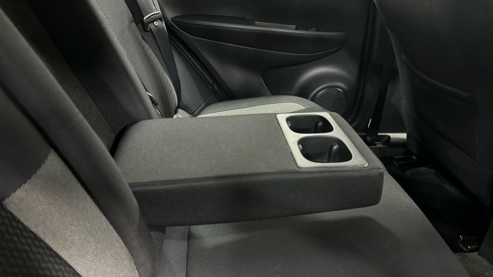 Rear Armrest/ Cup Holder