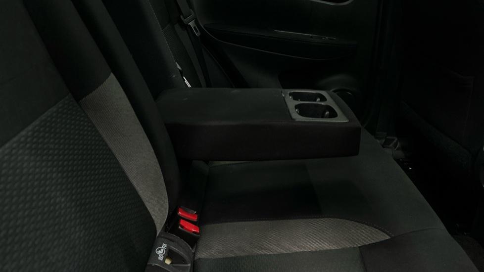 Rear Armrest/ Cup Holder