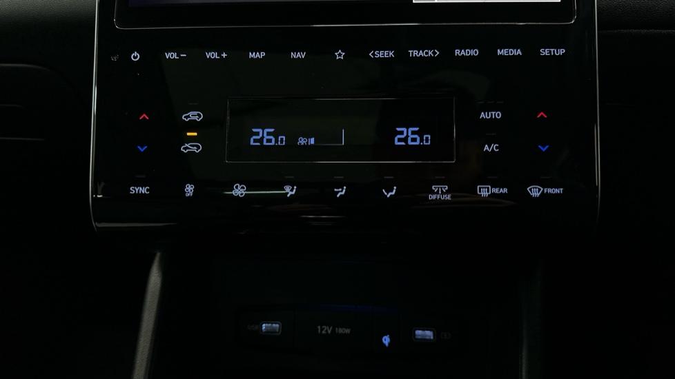 Dual Climate Control / Air Conditioning 