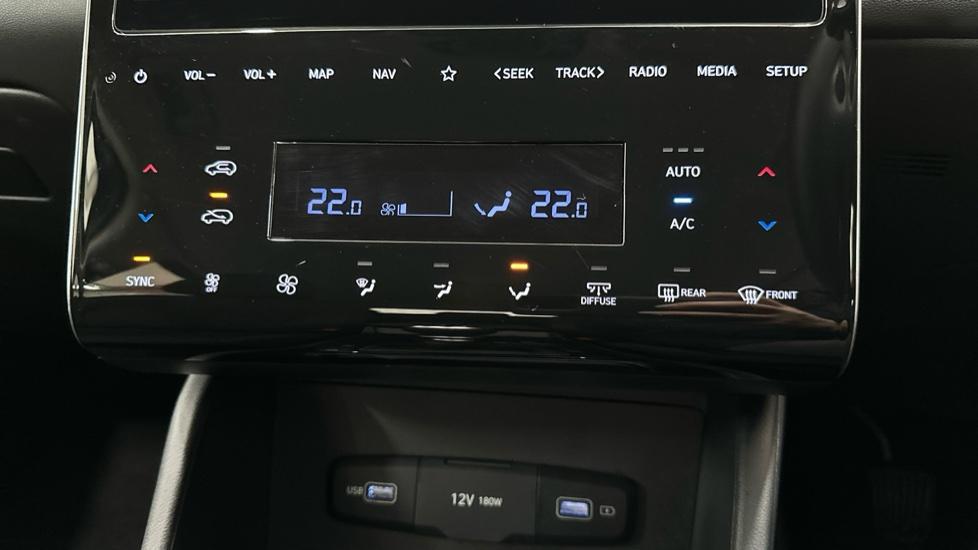 Dual Climate Control / Air Conditioning 