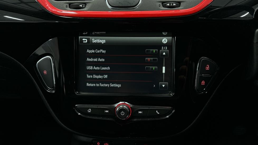 Apple Car Play & Android Auto