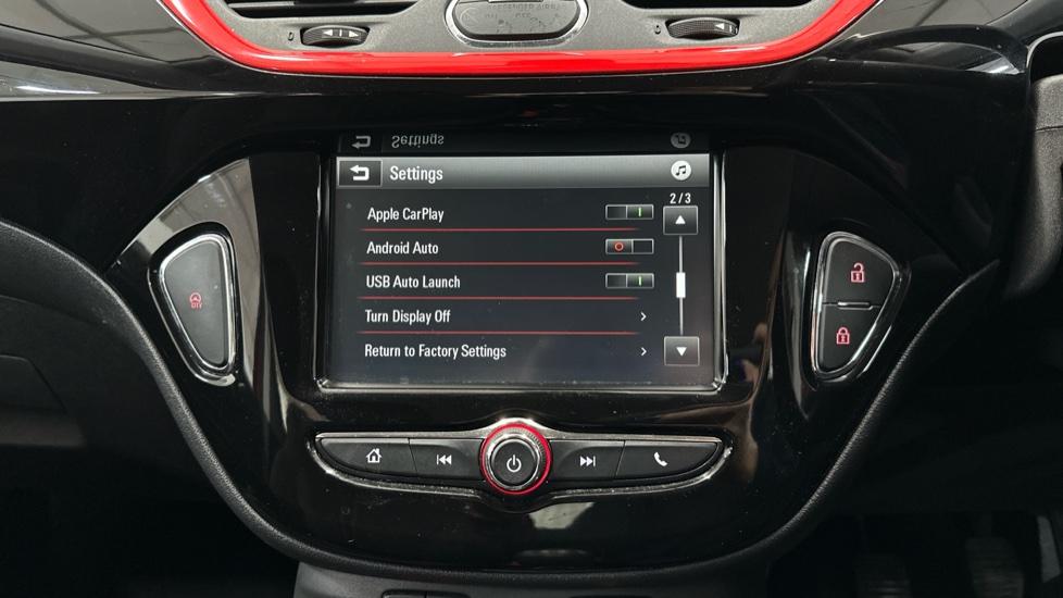 Apple Car Play & Android Auto